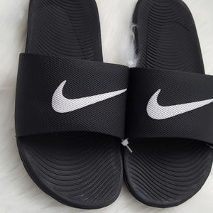 BNWT Nike Kawa slides